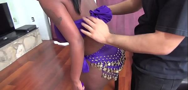  Belly dancer in trouble 1